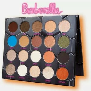 BARBARELLA Eyeshadow Palette (20 Shades) by Beebeauty London - New In Box